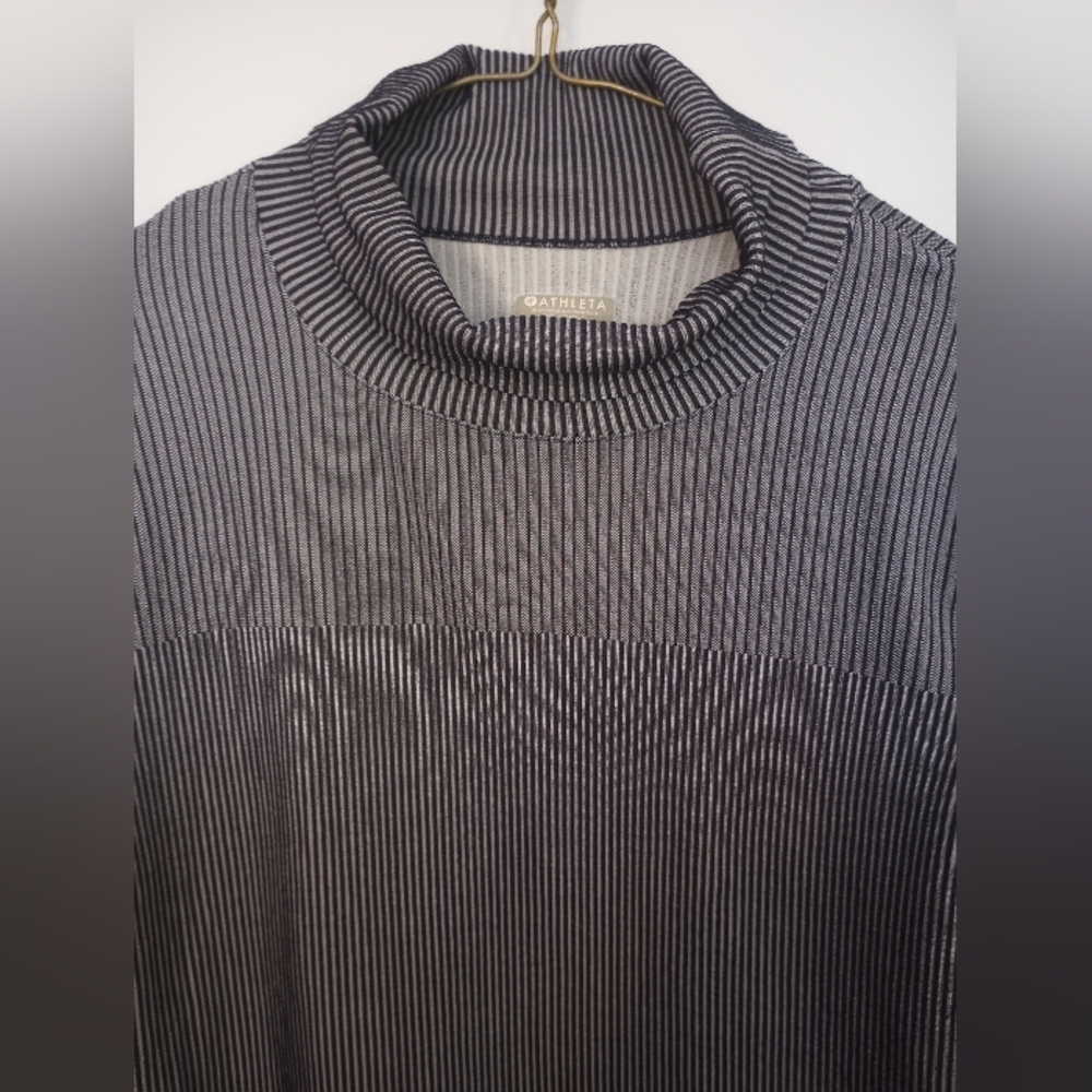 Athleta Flurry Blizzard Rib Turtleneck • Size L • Navy • Stretchy Base Layer EUC - Picture 8 of 11